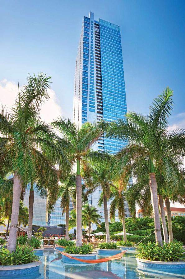 Four Seasons Hotel Miami - Luxury Private Residences Bagian luar foto