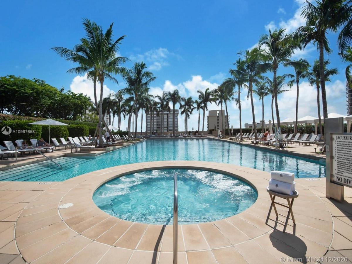 Four Seasons Hotel Miami - Luxury Private Residences Bagian luar foto