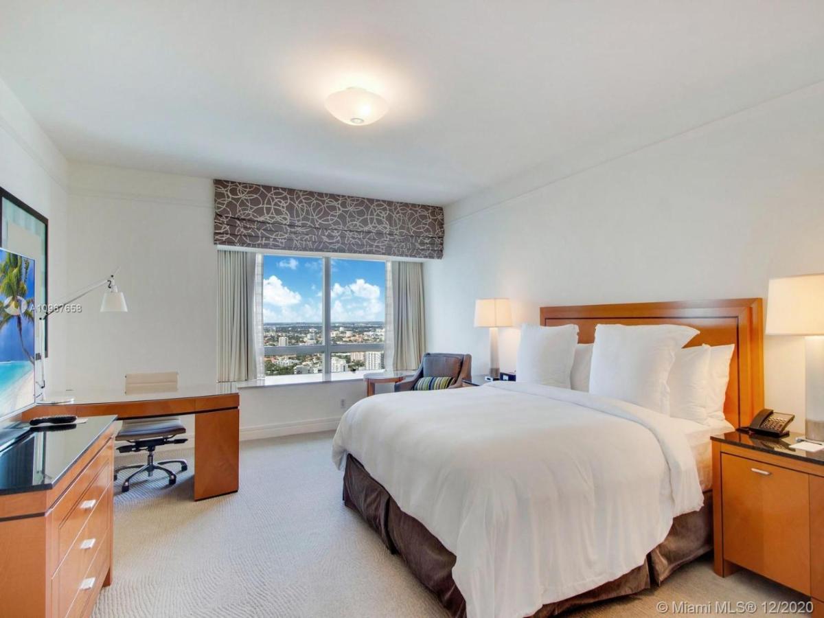 Four Seasons Hotel Miami - Luxury Private Residences Bagian luar foto