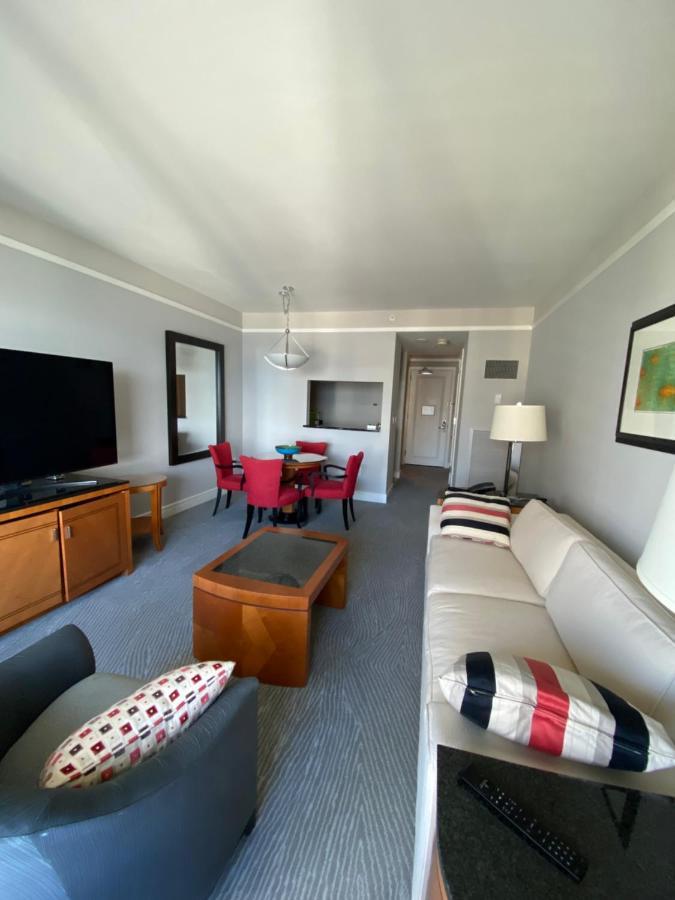 Four Seasons Hotel Miami - Luxury Private Residences Bagian luar foto