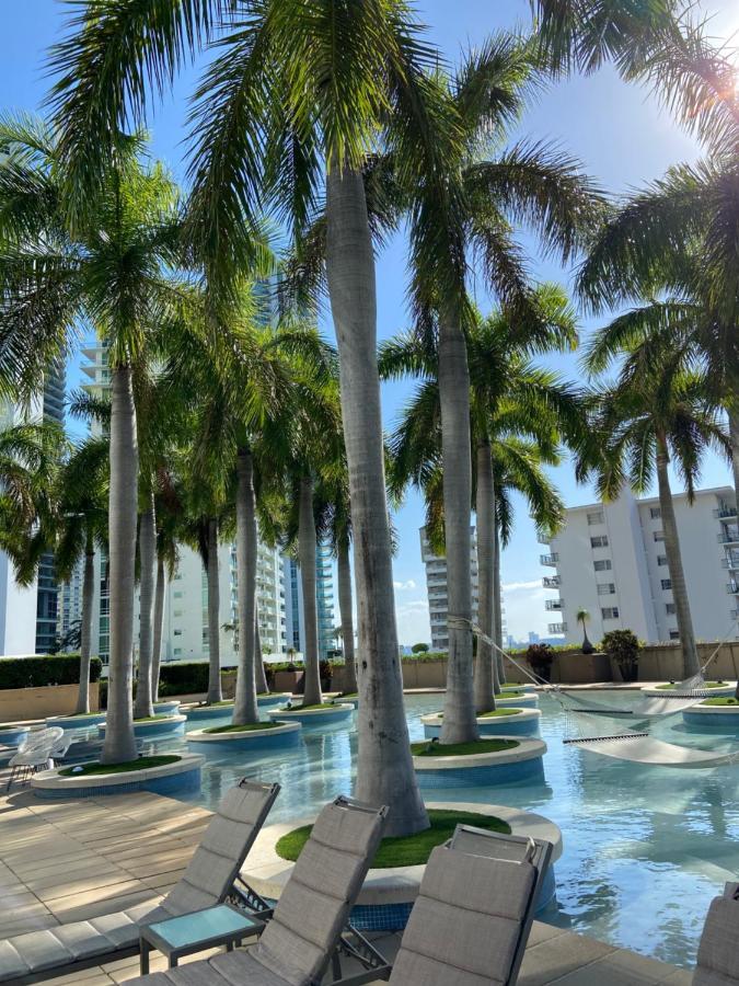 Four Seasons Hotel Miami - Luxury Private Residences Bagian luar foto