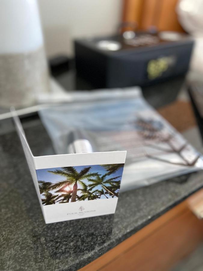 Four Seasons Hotel Miami - Luxury Private Residences Bagian luar foto