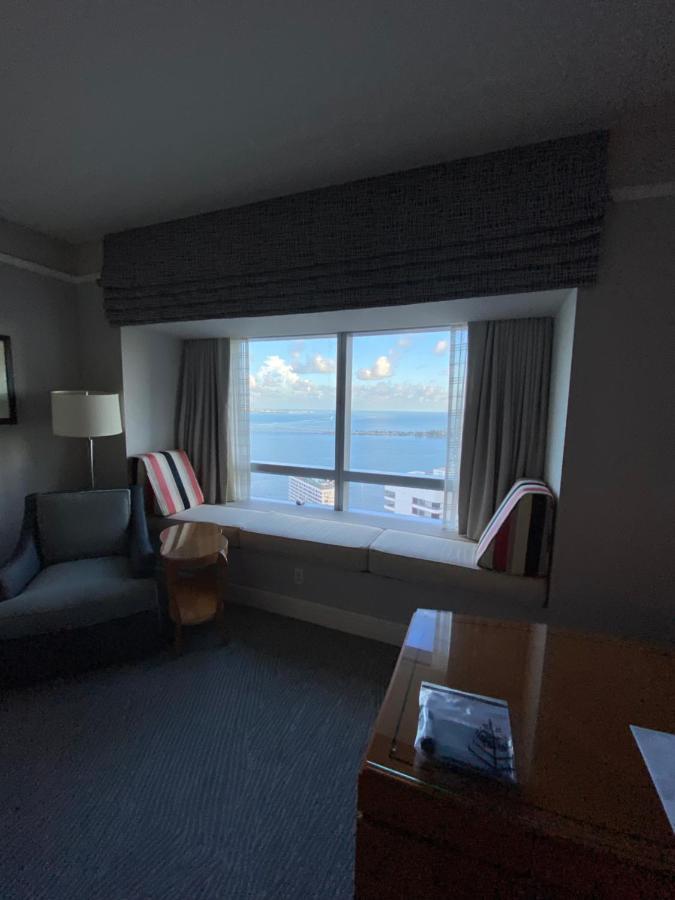 Four Seasons Hotel Miami - Luxury Private Residences Bagian luar foto