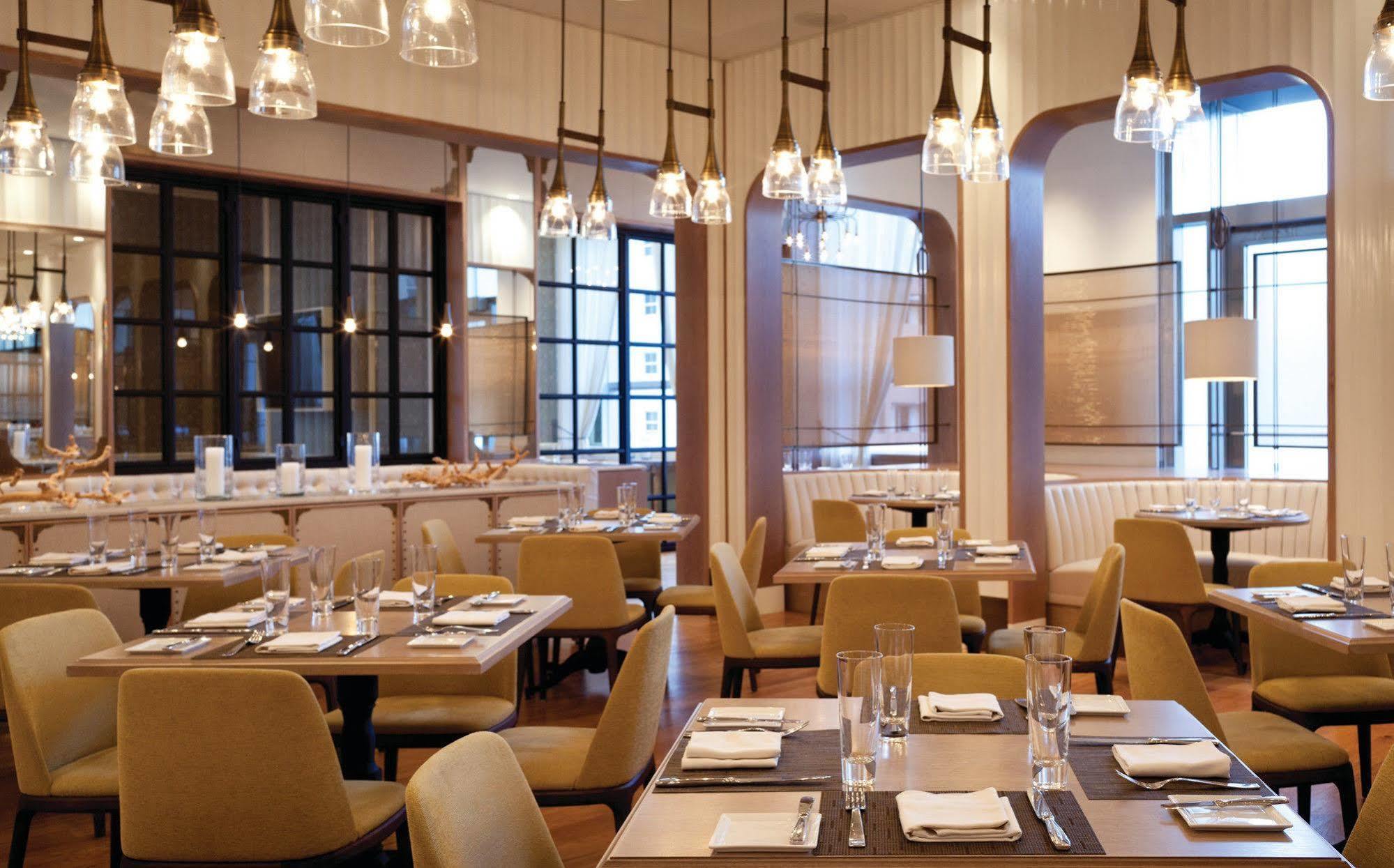 Four Seasons Hotel Miami - Luxury Private Residences Bagian luar foto